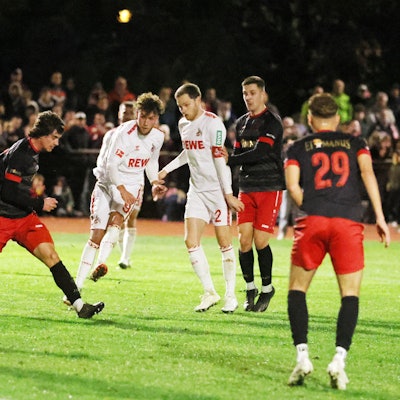 Testspiel, SpVg Porz vs. 1.FC Köln, Tor zum 6:0 durch Luca Waldschmidt (1. FC Köln), 15.11.2023, Bild: Herbert Bucco