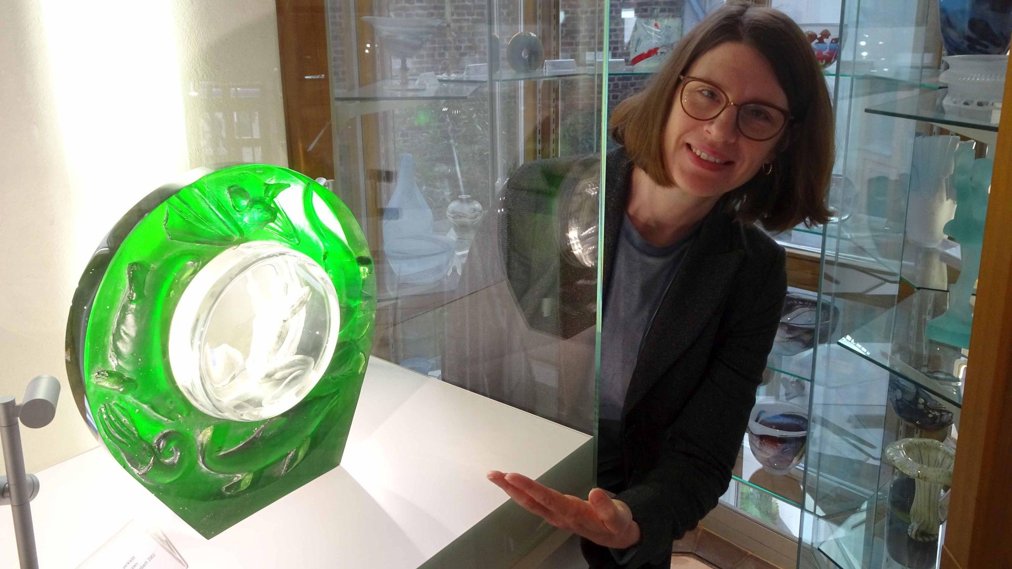 Caroline Heise hat am 1. Oktober 2023 die Leitung des Glasmuseums in Rheinbach übernommen. Sie hat Kunstgeschichte, Neuere Deutsche Literaturwissenschaft und Betriebswirtschaftslehre in Freiburg im Breisgau und Mainz studiert.
