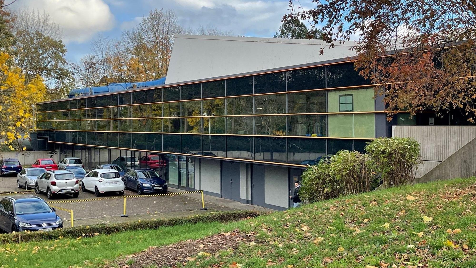 Bornheim Hallenfreizeitbad von der Seite