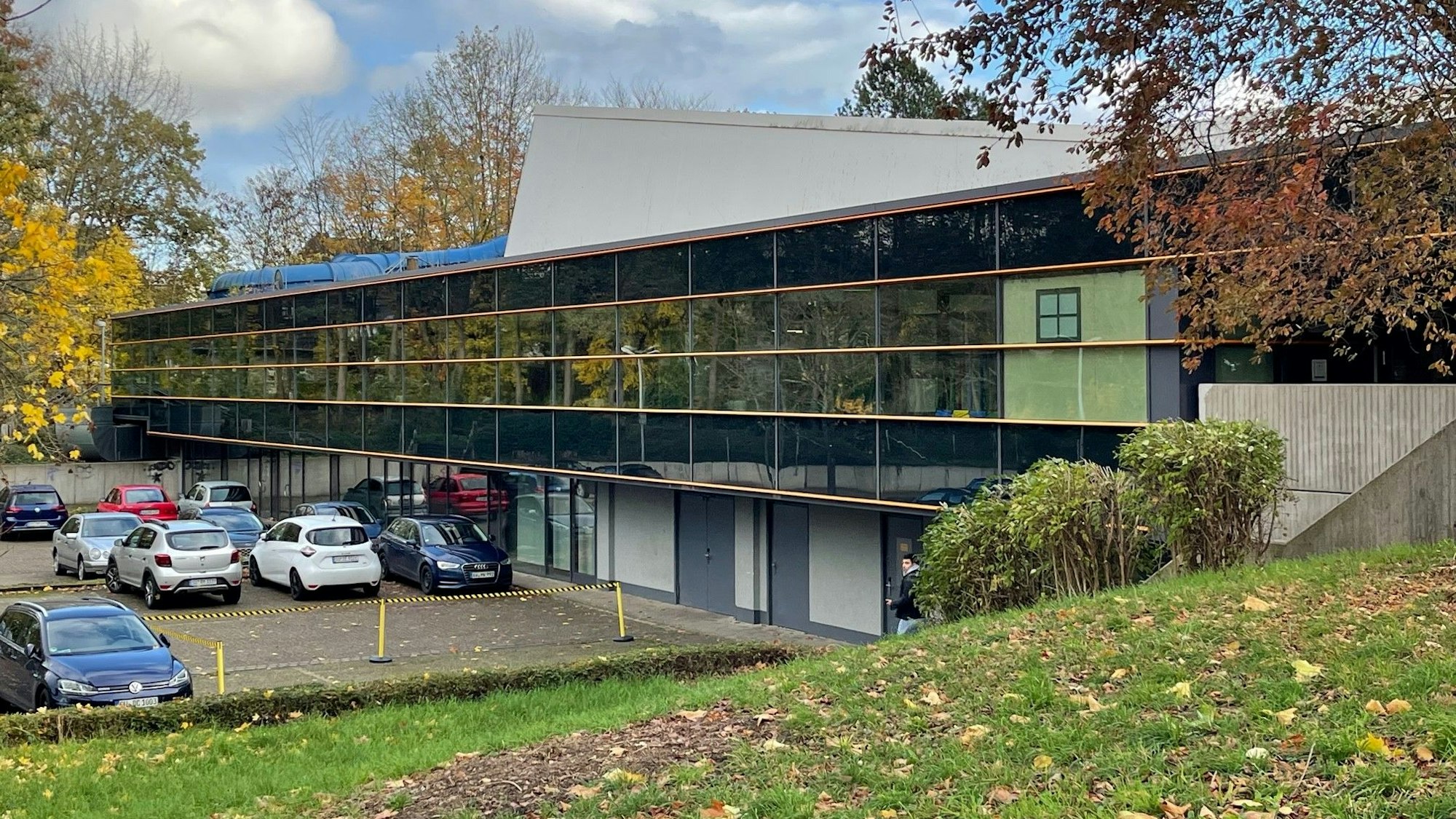 Bornheim Hallenfreizeitbad von der Seite