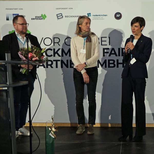 Auf dem Foto sind Gero Fürstenberg, Dr. Bettina Knothe, Carolin Weitzel und Jan Beckmann zu sehen.