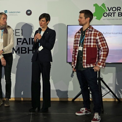 Auf dem Foto sind Gero Fürstenberg, Dr. Bettina Knothe, Carolin Weitzel und Jan Beckmann zu sehen.