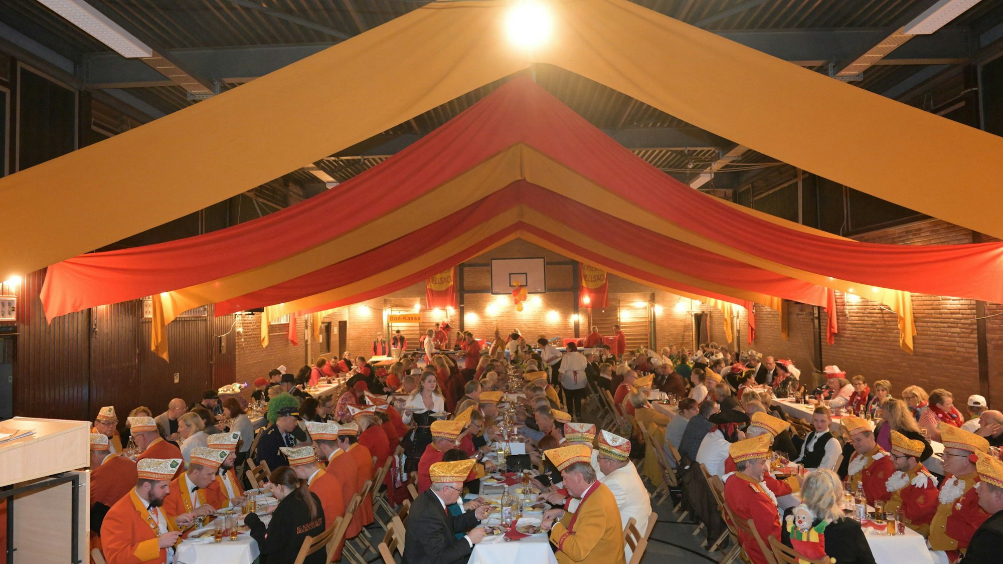 Das Foto zeigt die Sessionseröffnung der Karnevalsgesellschaft Dürscheder Mellsäck