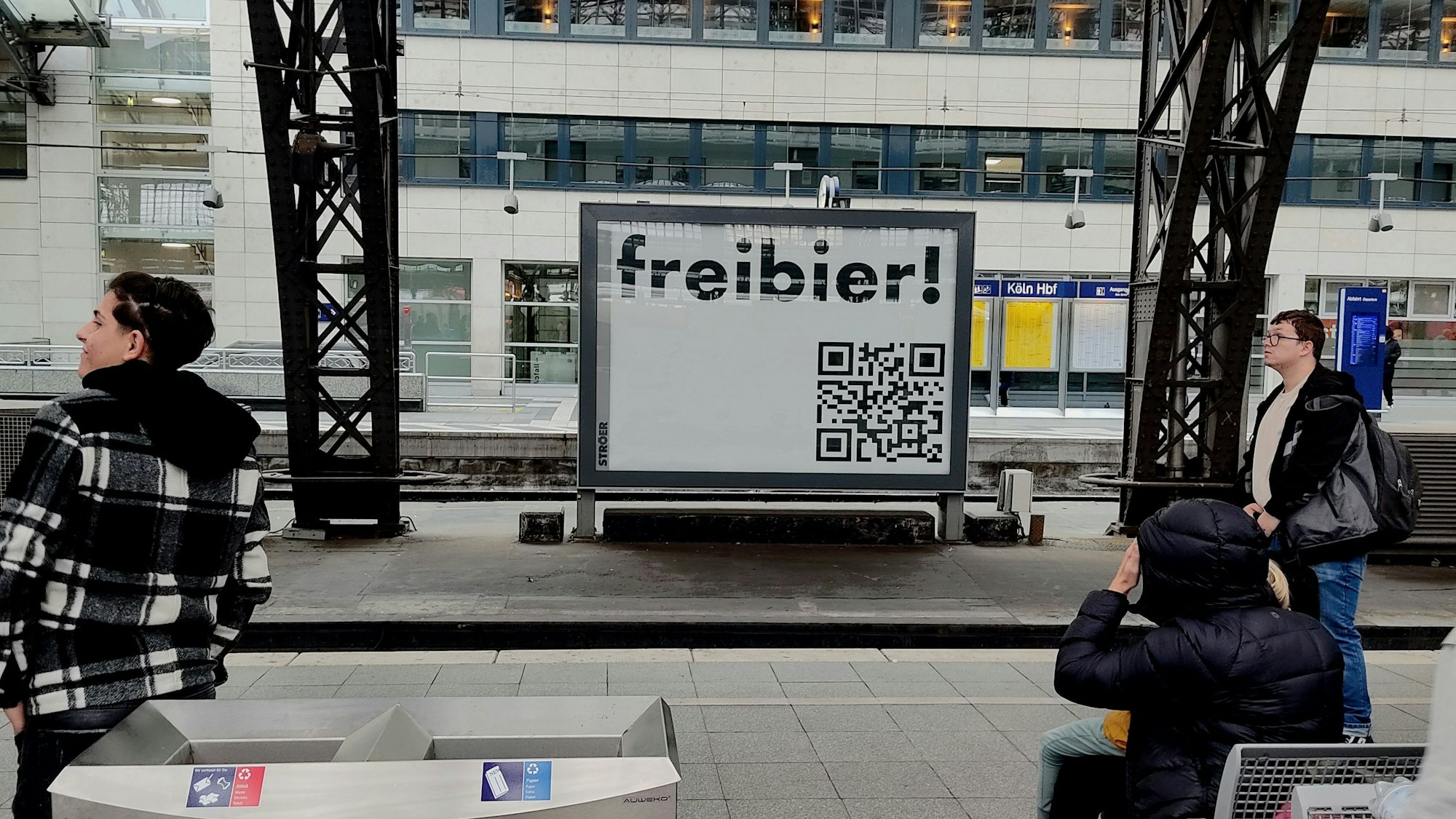 So versuchte die Stadt im vergangenen Jahr, Aufmerksamkeit für ihre Respekt-Kampage zu bekommen. Freibier gab es natürlich nicht.