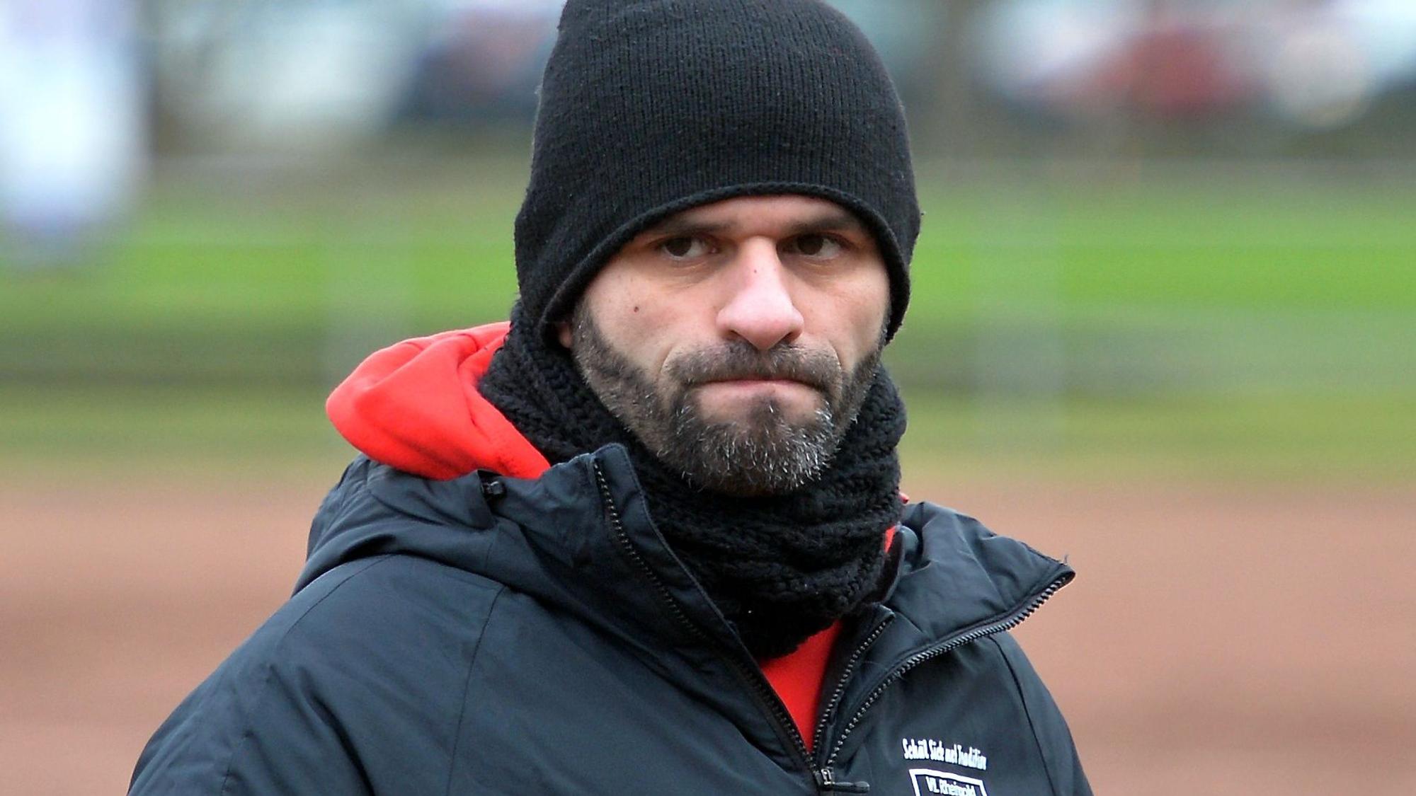 Trainer Salvatore Trovato (Poll)