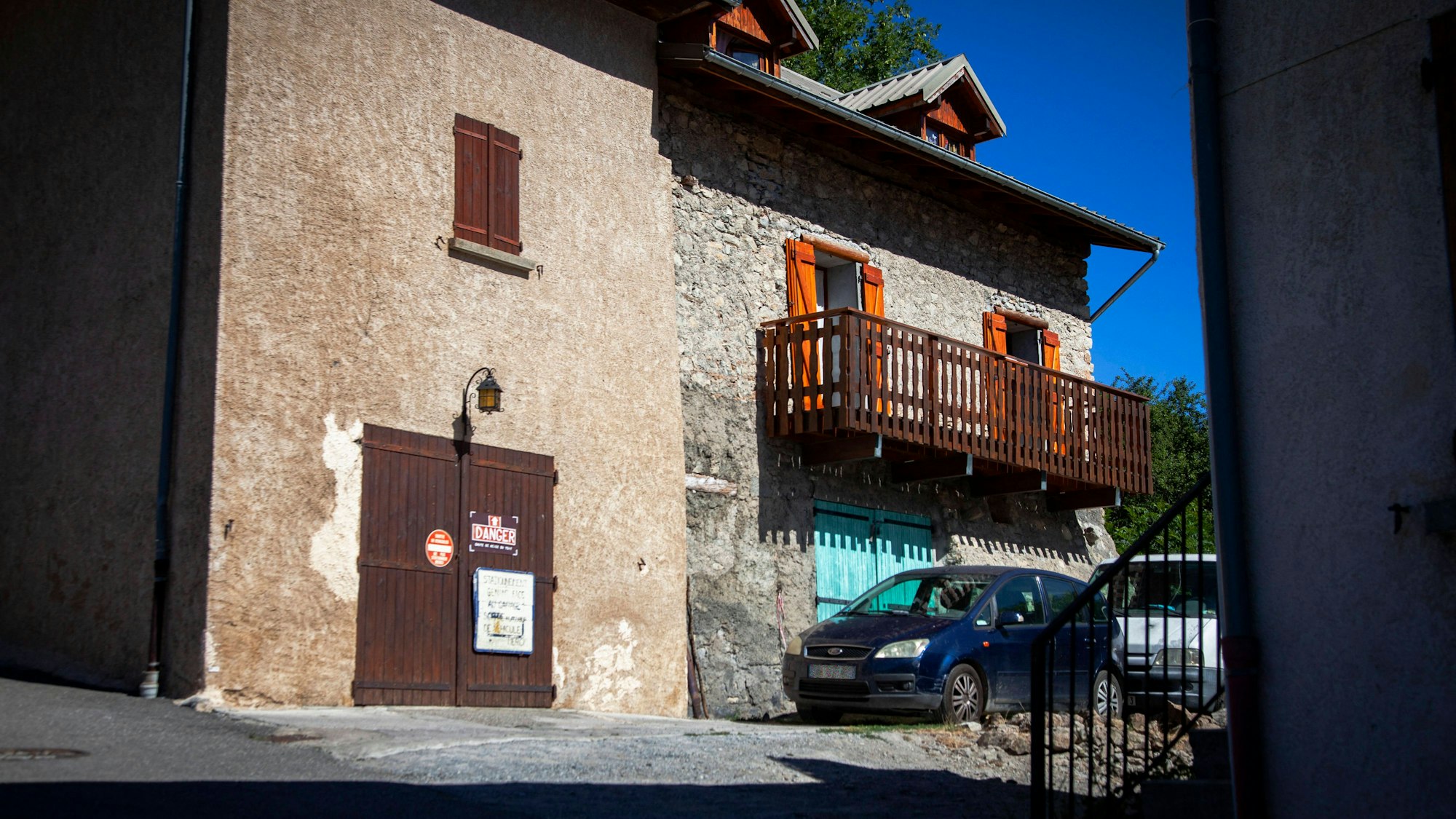 Ein Haus im französischen Alpendorf Le Vernet im Département Alpes-de-Haute-Provence. In der Nähe ist der zweijährige Émile verschwunden. Sein Verschwinden ist einer der mysteriösesten Vermisstenfälle Frankreichs.