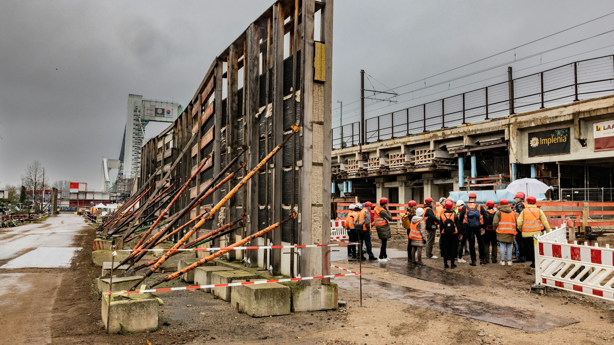 Ein enormer Aufwand muss für die Sanierung der Mülheimer Brücke betrieben werden.