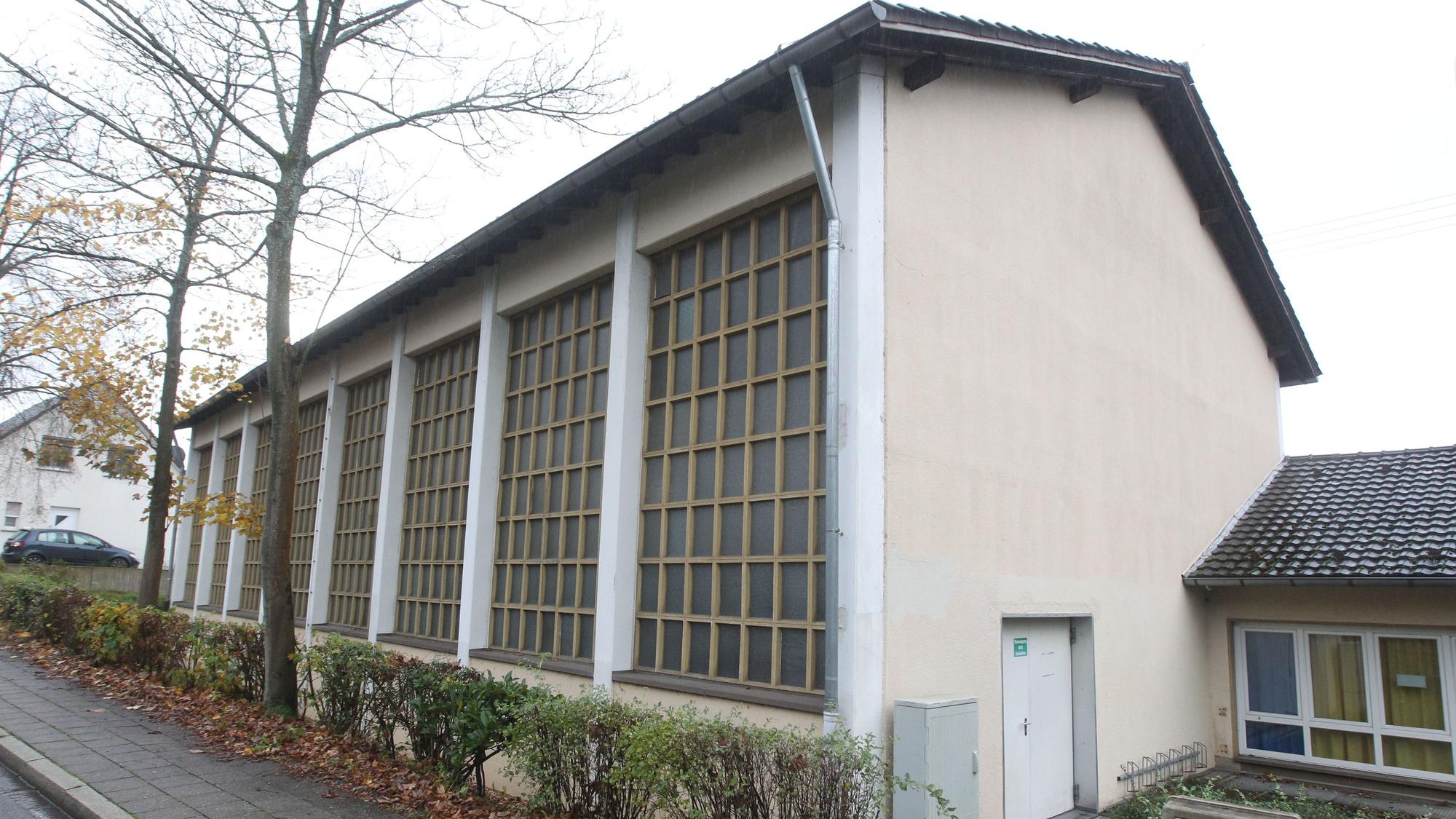 In Seelscheid wird die Einfachsporthalle der Grundschule Am Wenigerbach durch eine Kulturnhalle ersetzt.