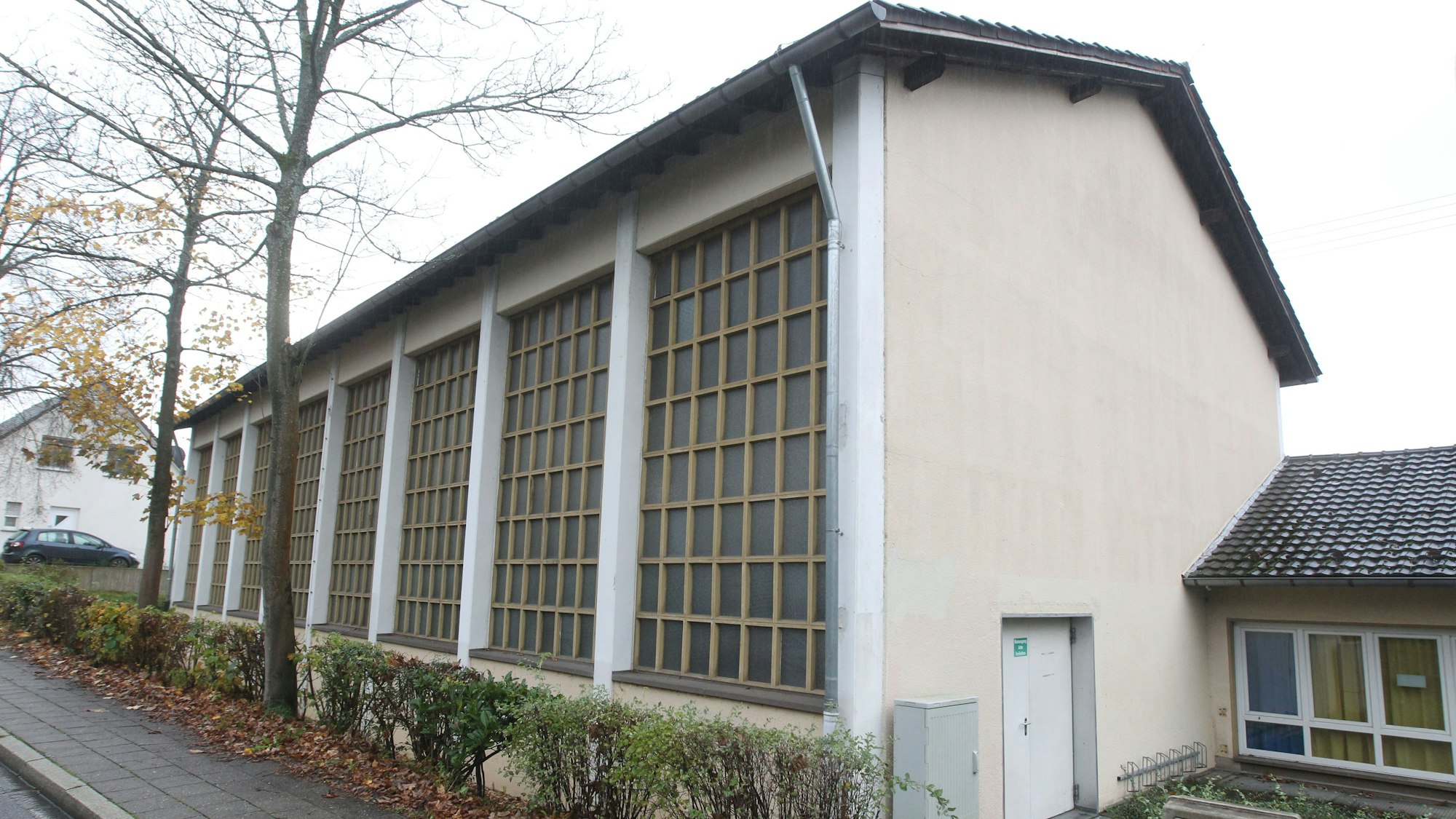 In Seelscheid wird die Einfachsporthalle der Grundschule Am Wenigerbach durch eine Kulturnhalle ersetzt.