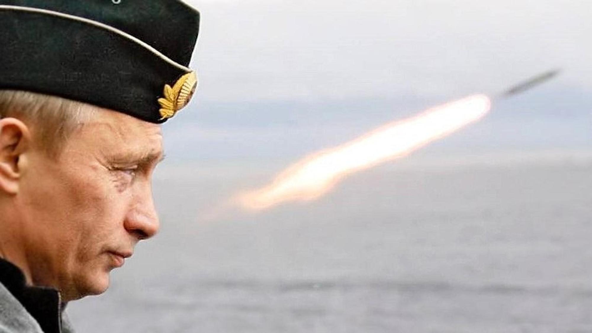 Krieg im Kopf: Kremlchef Wladimir Putin bei einer Übung der russischen Marine. (Archivbild)