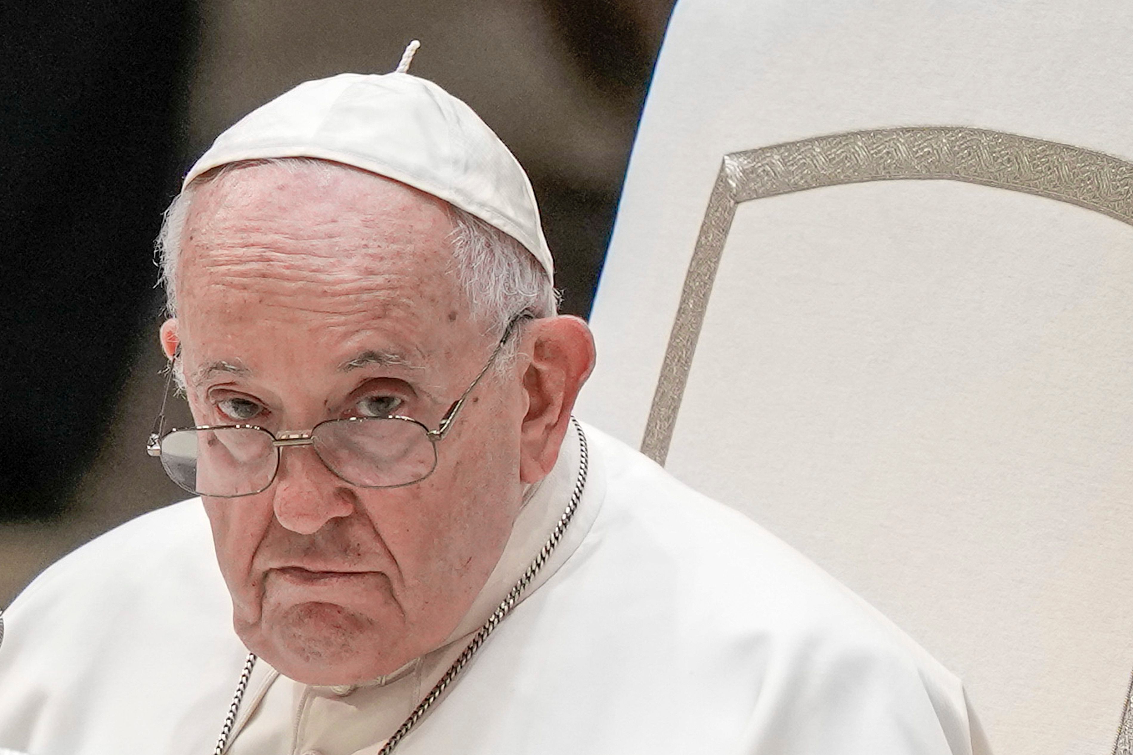 ARCHIV - 23.08.2023, Vatikan, Vatikanstadt: Papst Franziskus bei seiner wöchentlichen Generalaudienz in der Halle Papst Paul VI.