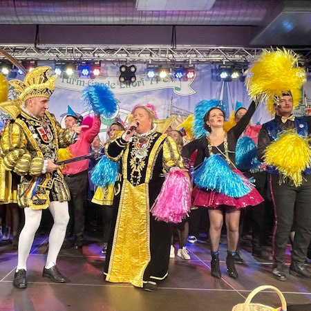 Das Eitorfer Prinzenpaar Guido I. (Rösgen) und Sandra I. (Christ-Rösgen) rockte den Saal.