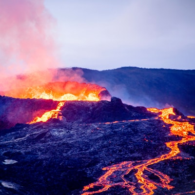 Der Fagradalsfjall-Vulkan auf der Halbinsel Reykjanes ist zuletzt 2021 ausgebrochen. Nun fürchten Wissenschaftler eine Eruption nahe der isländischen Stadt Grindavik. (Archivbild)