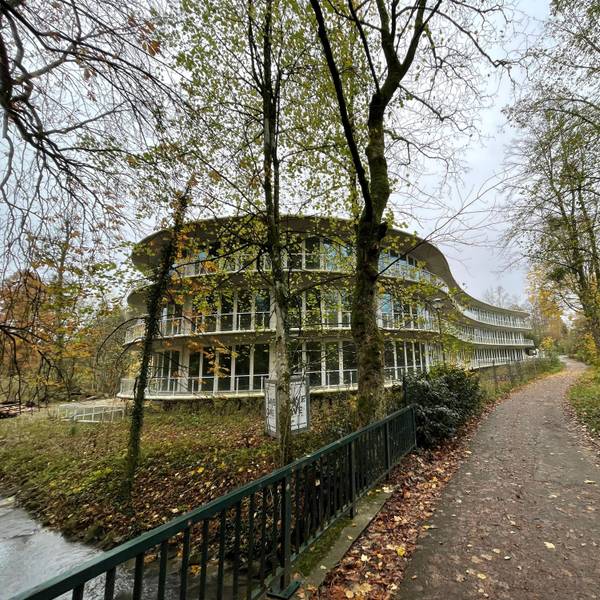 Das Bettenhaus der Schlossklinik.