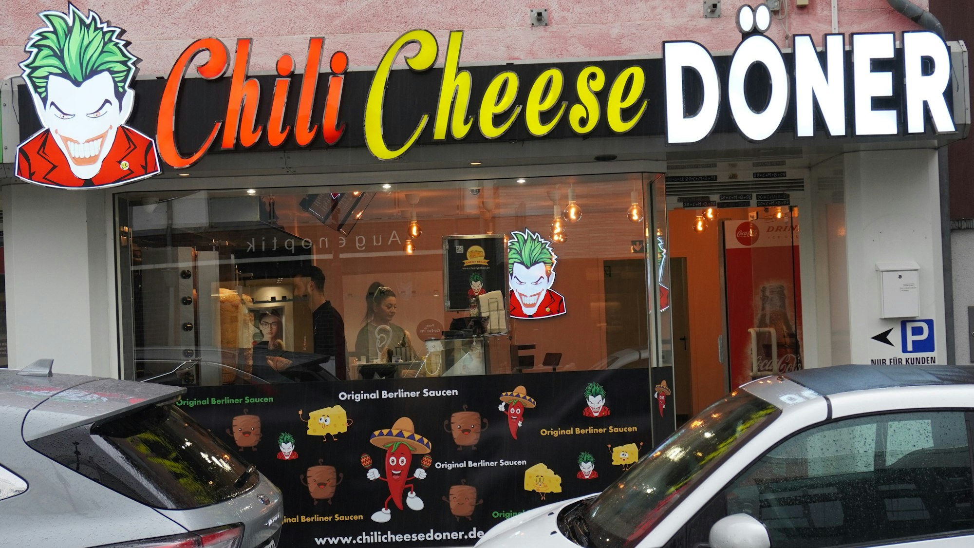 Auf dem Foto ist der Imbiss in Kerpen von außen zu sehen.