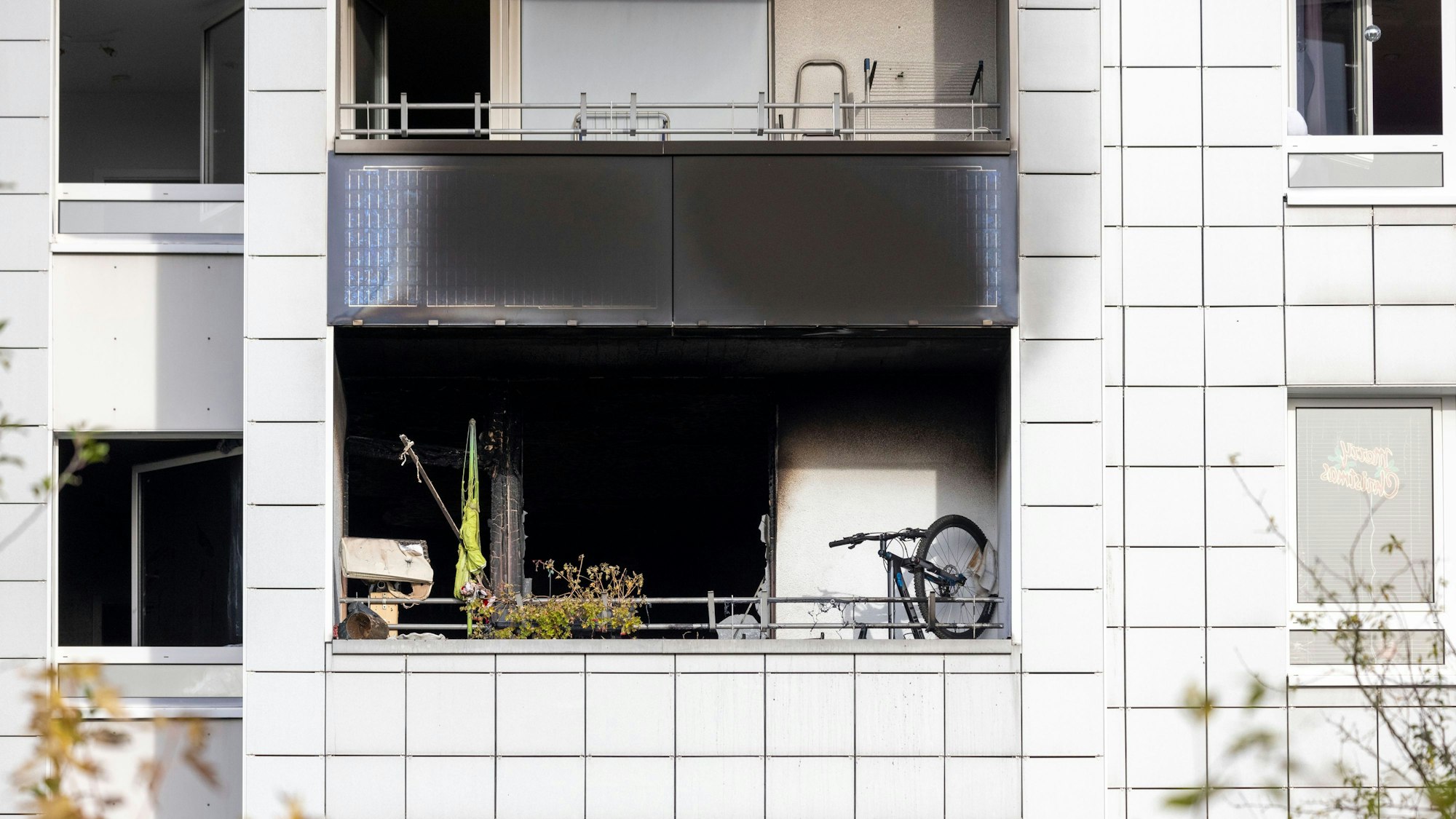 Völlig zerstört wurden der Balkon und die Wohnung in Bocklemünd