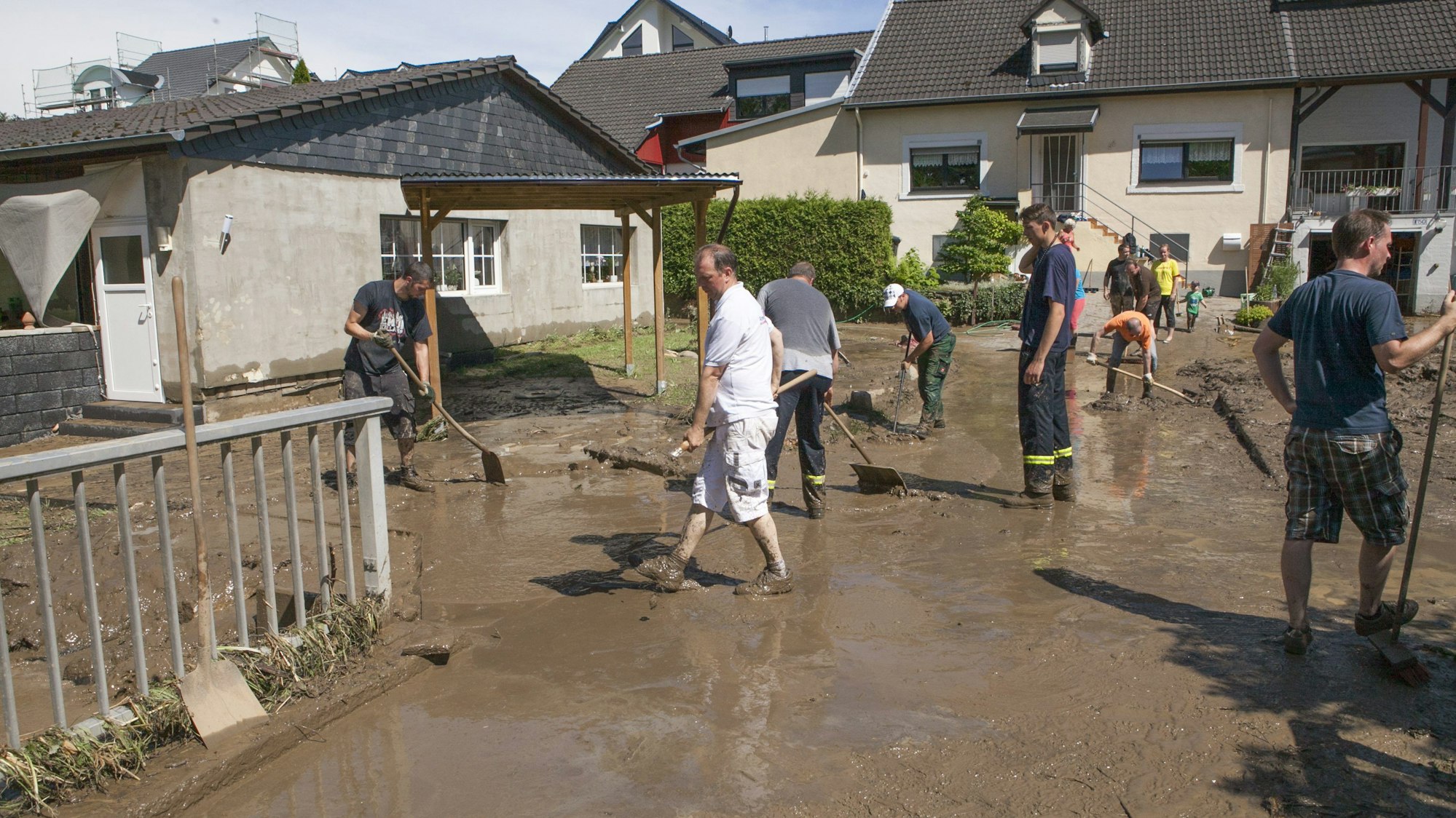 2014 im Unwetter sah es in Wachtberg-Niederbachem schlammig aus