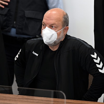 Köln: Thomas Drach, Angeklagter, wartet auf den Beginn des Prozesses.