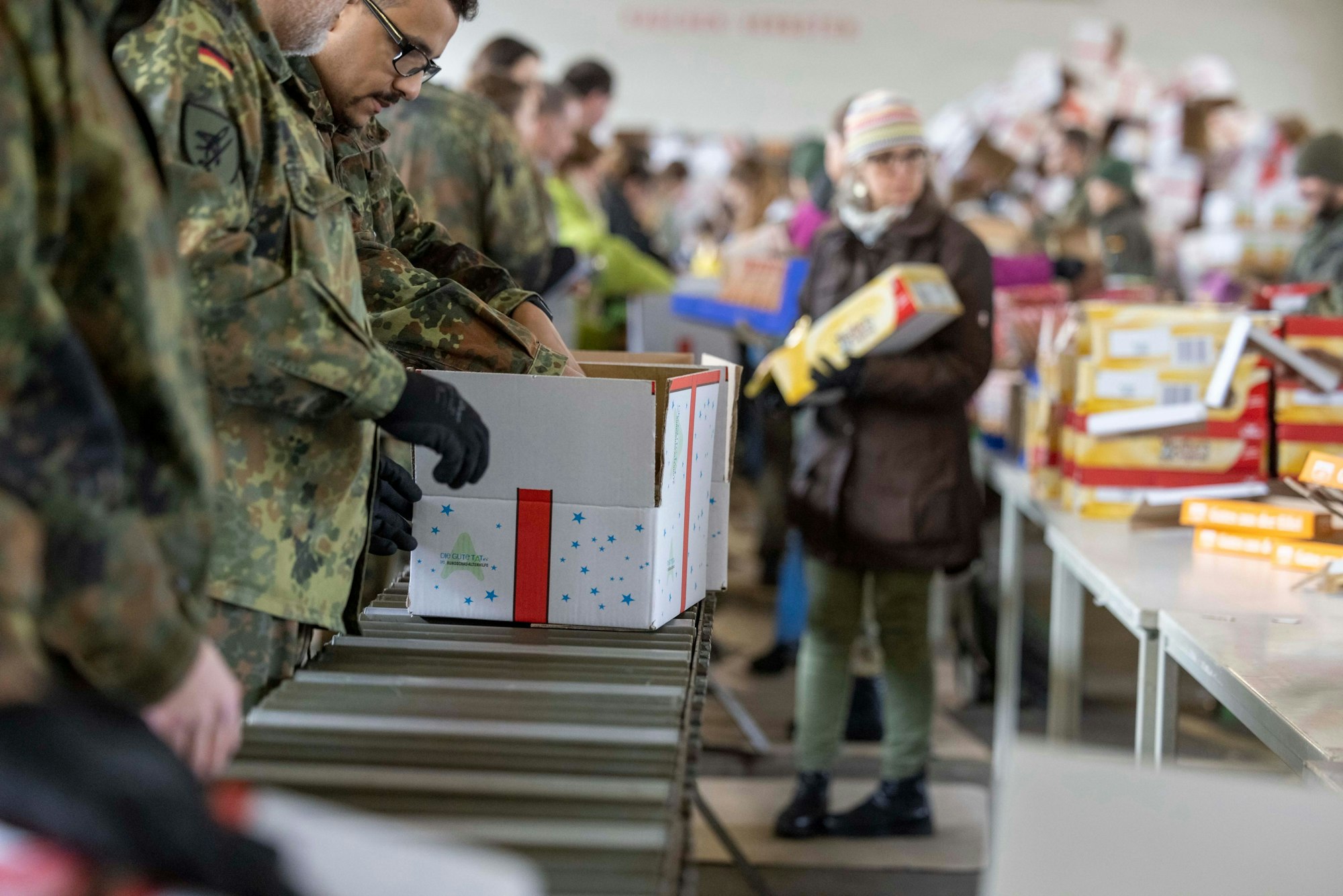 Eifriges Schaffen in der Kaserne