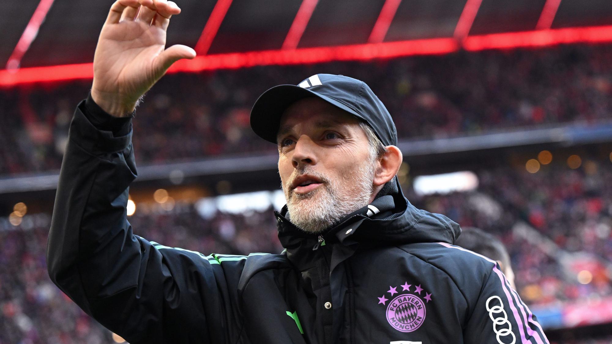. Trainer Thomas Tuchel von München kommt vor dem Spiel in das Stadion. Sein Team spielt am Freitag in Köln.