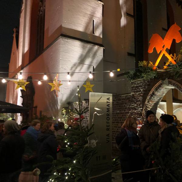 Weihnachtsmarkt der KG Ponyhof an der Kartäuserkirche.