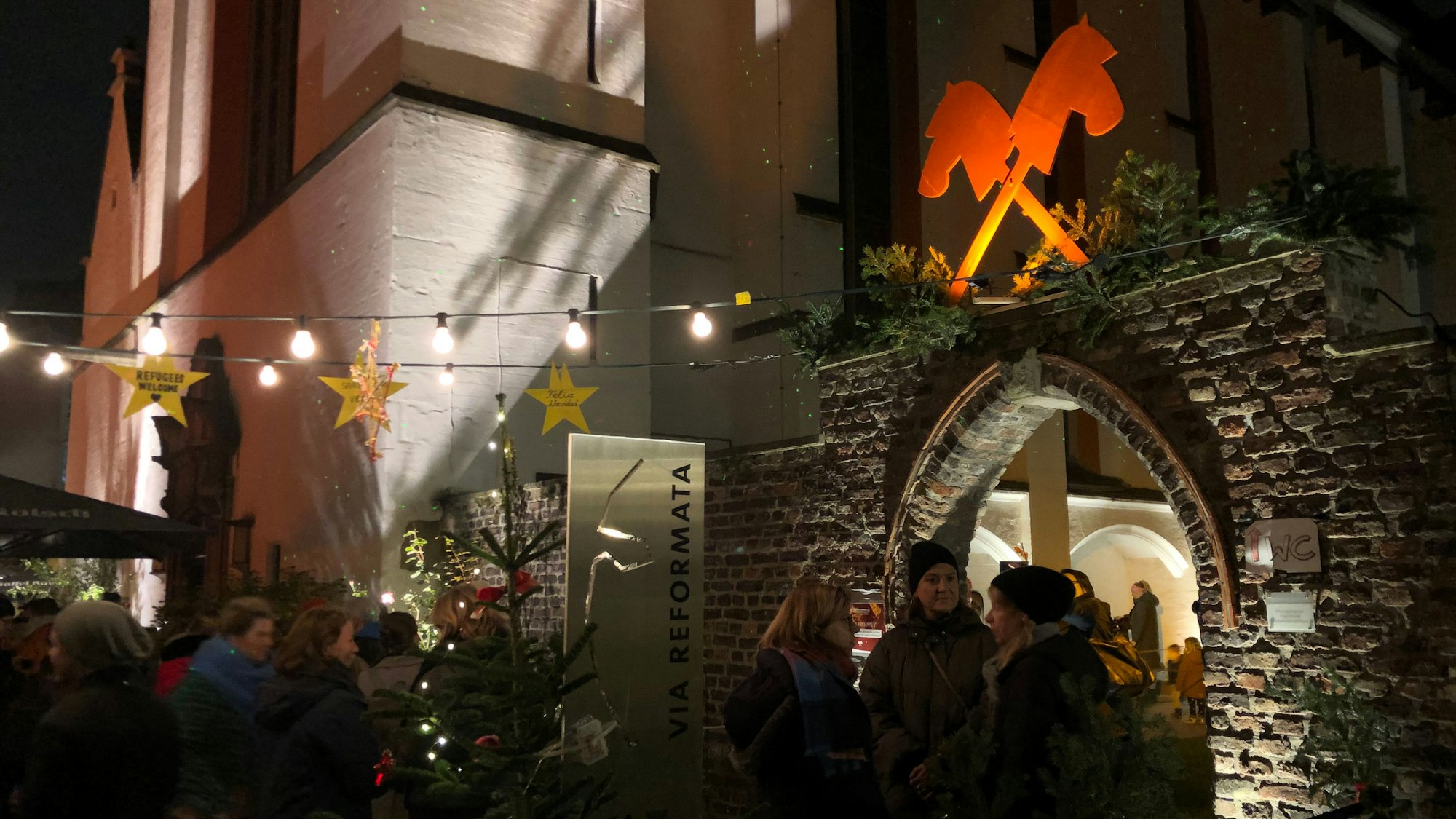 Weihnachtsmarkt der KG Ponyhof an der Kartäuserkirche.