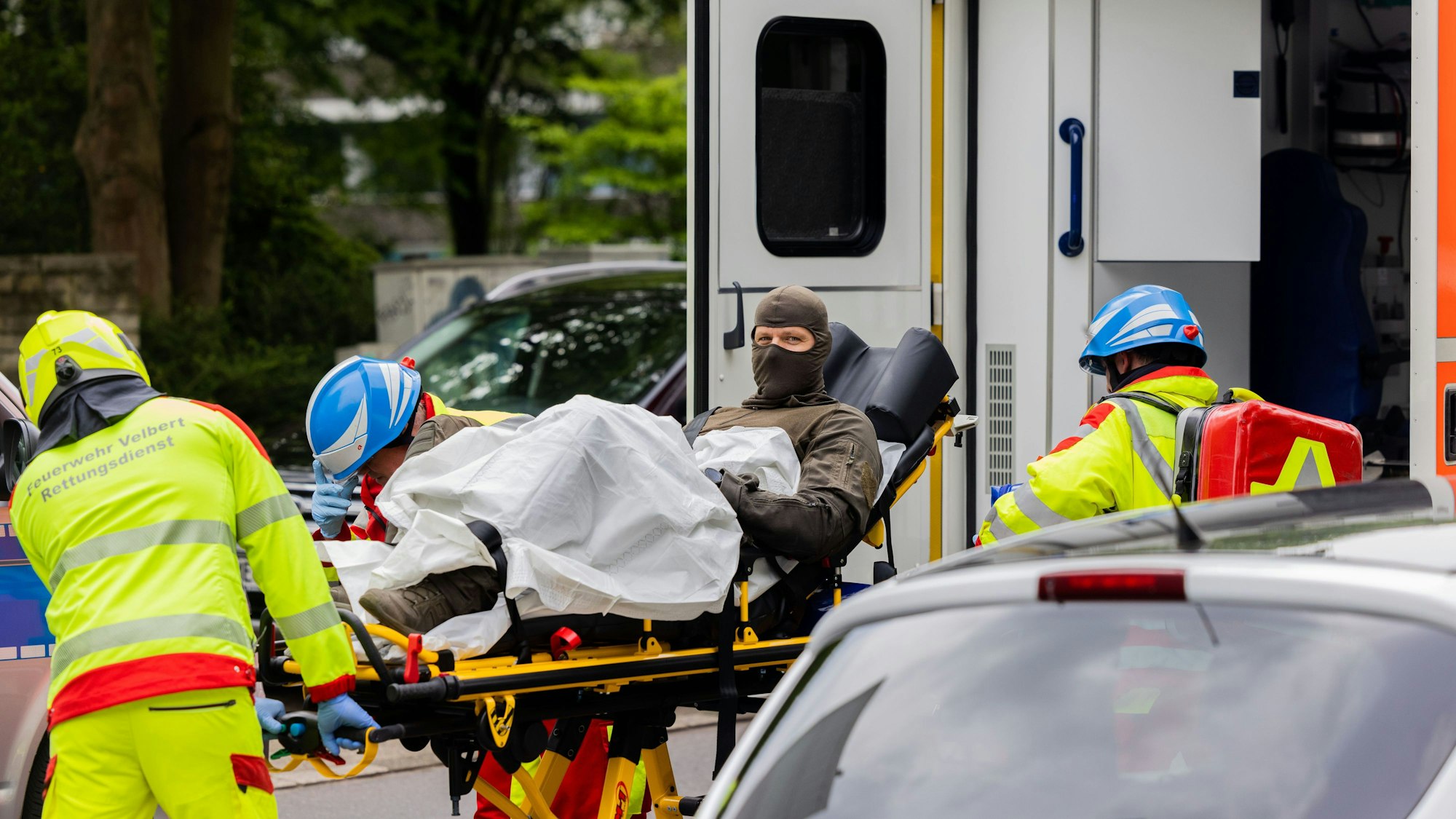 Bei der Explosion in einem Hochhaus in Ratingen am 11. Mai wurden mehrere Menschen verletzt - darunter auch Polizisten und Einsatzkräfte der Feuerwehr.