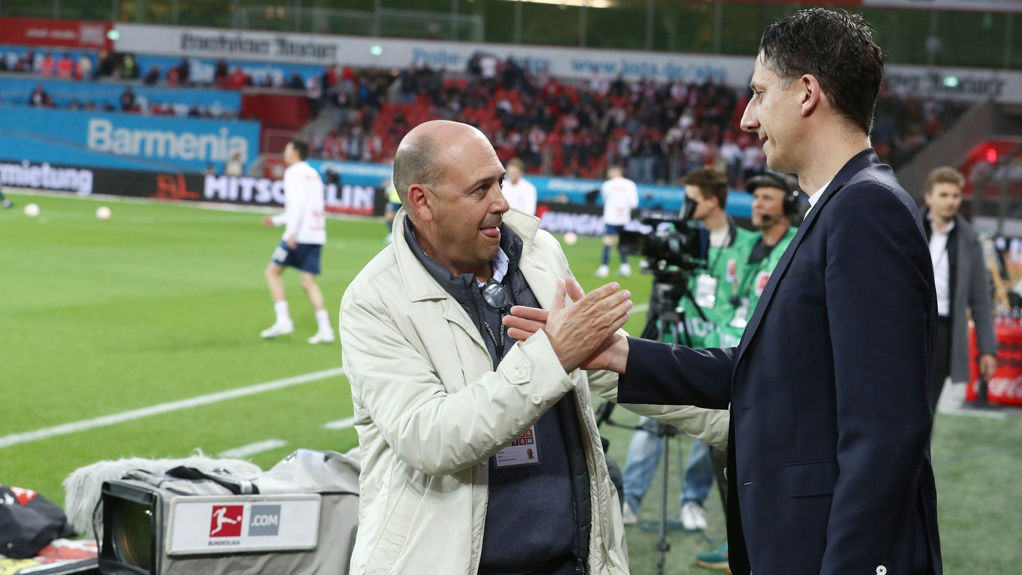 Bayer Leverkusen vs. 1.FC Köln, 31. Spieltag, 20.30 Uhr, von links: Fernando Carro (Bayer), Christian Keller (1.FC Köln), 05.05.2023, Herbert Bucco