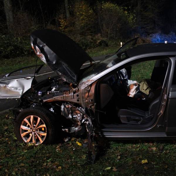 Schwer beschädigt wurde dieser VW.