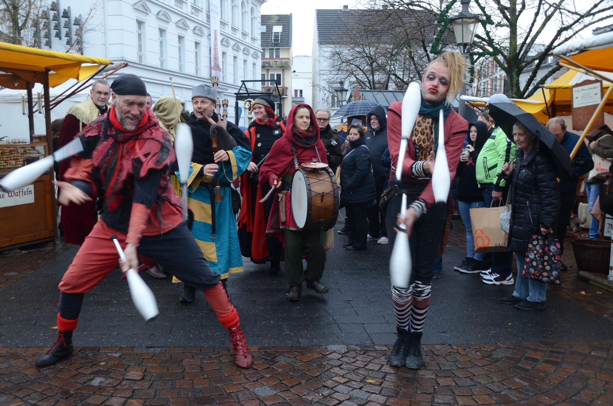 Auftakt zum Mittelalterlichen Weihnachtsmarkt in Siegburg