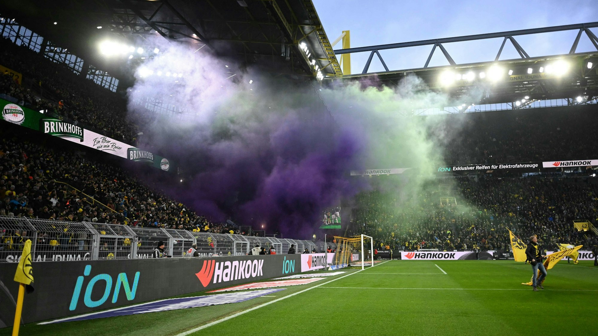 Mönchengladbach-Fans im Spiel gegen den BVB.