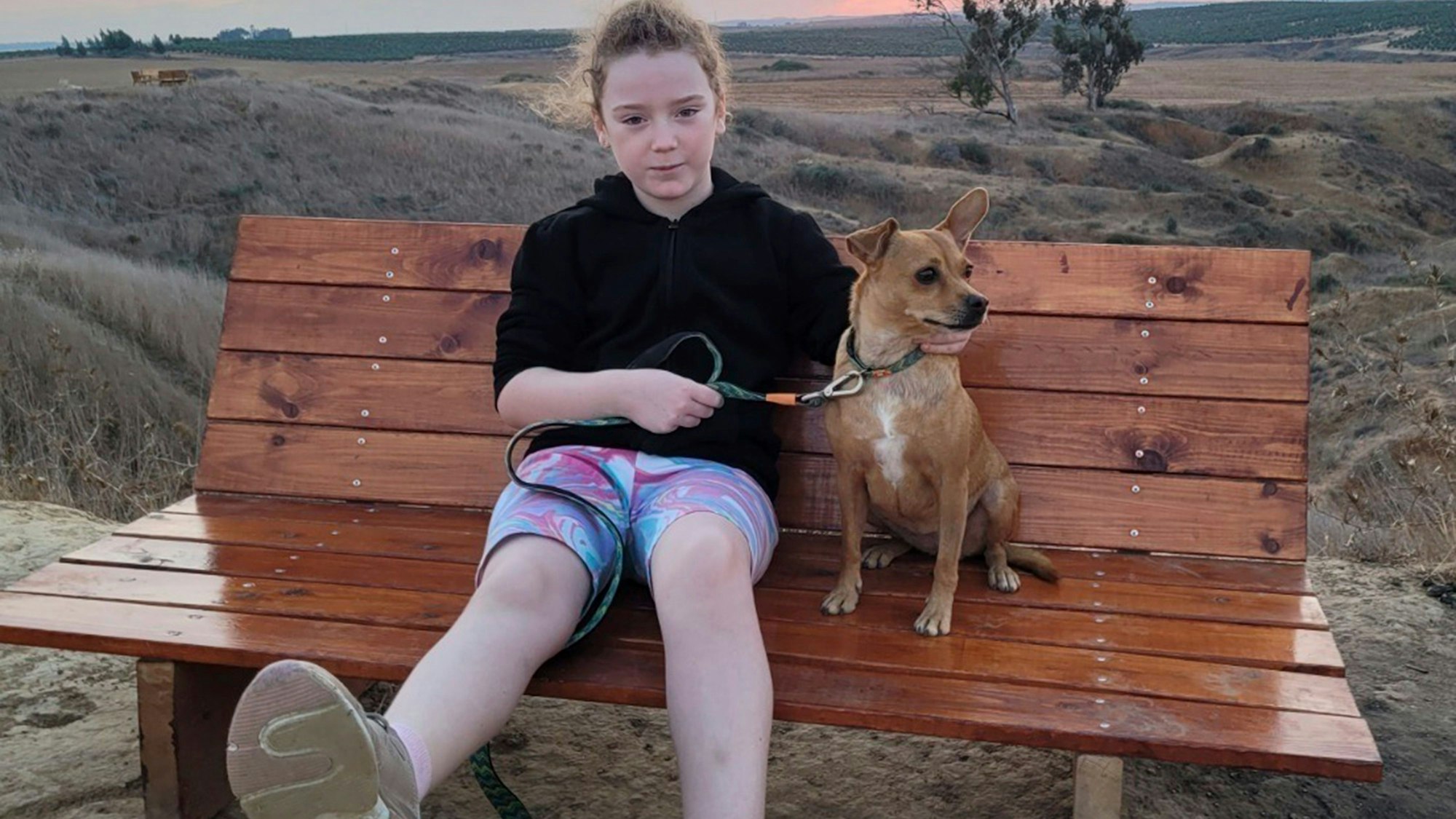 Die neun Jahre alte Emily Hand wurde von der Hamas als Geisel genommen. Die junge Irin galt schon als tot, als sie nun doch überraschend die Gefangenschaft überlebt hat.