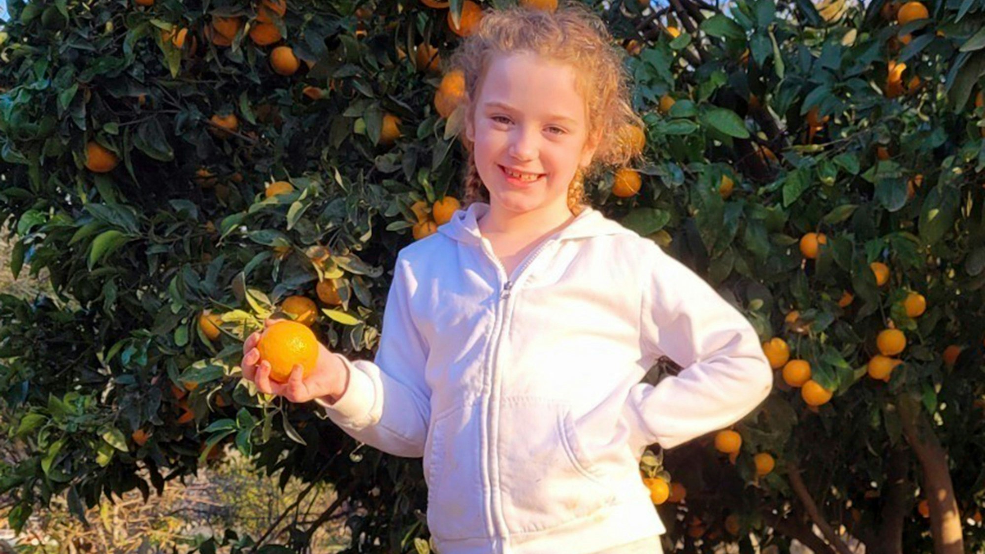 Die neunjährige Irin Emily Hand galt nach dem Terrorangriff der Hamas als tot. Nun wurde sie nach 50 Tagen Gefangenschaft freigelassen.