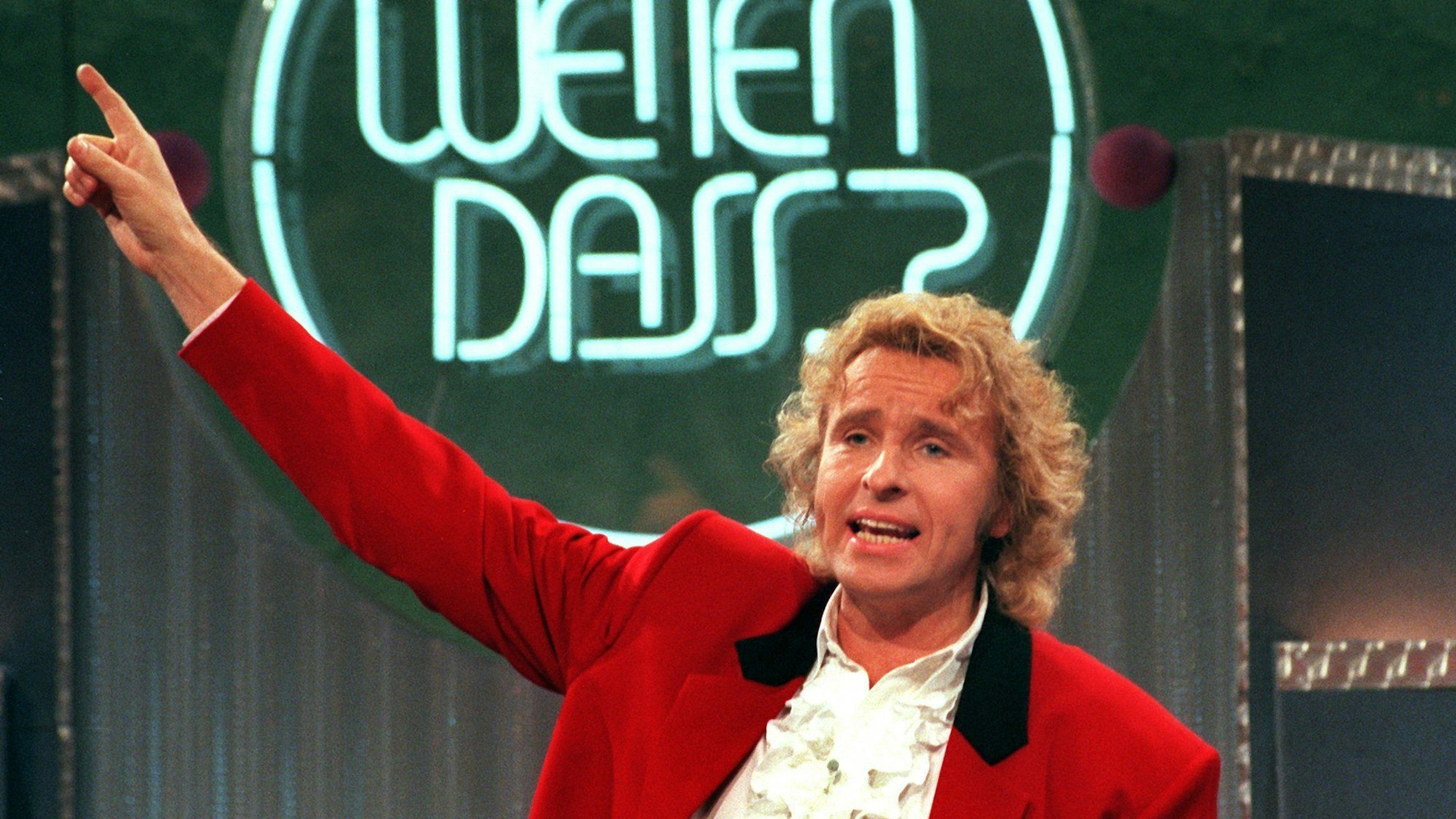 Mitte der 1990er Jahre war Thomas Gottschalk bei „Wetten dass...?“ längst Kult. (Archivbild vom 09.12.1995)