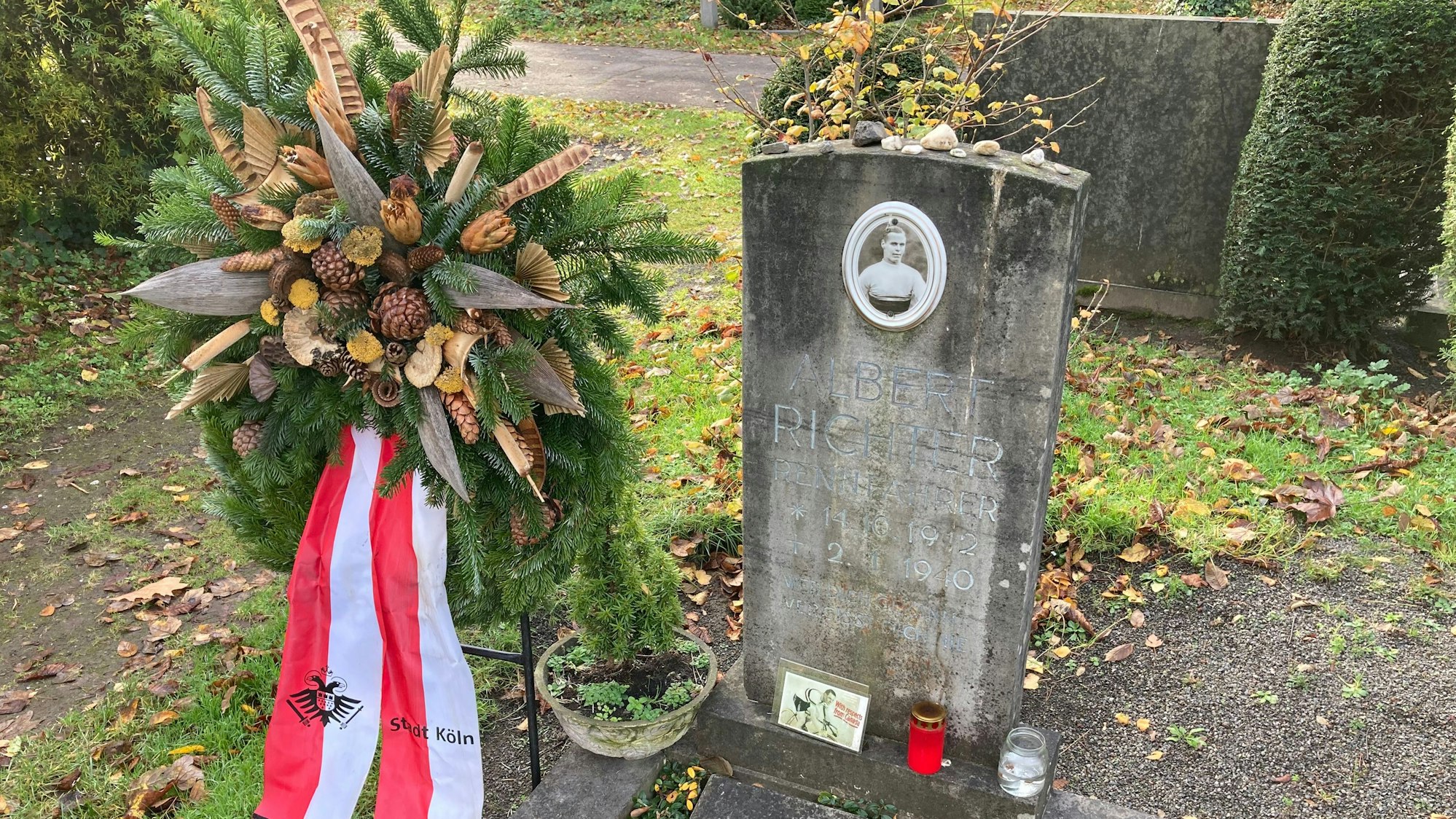 Grabstein auf dem Friedhof