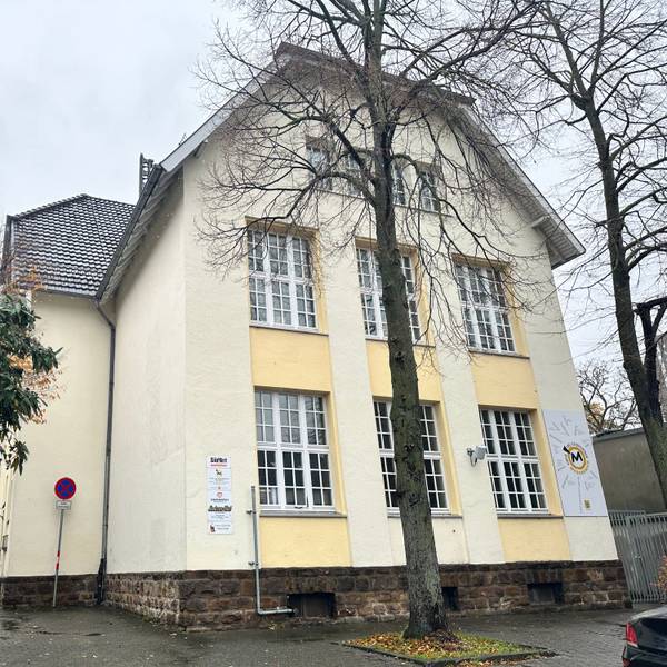 Ein altes Haus von Außen.