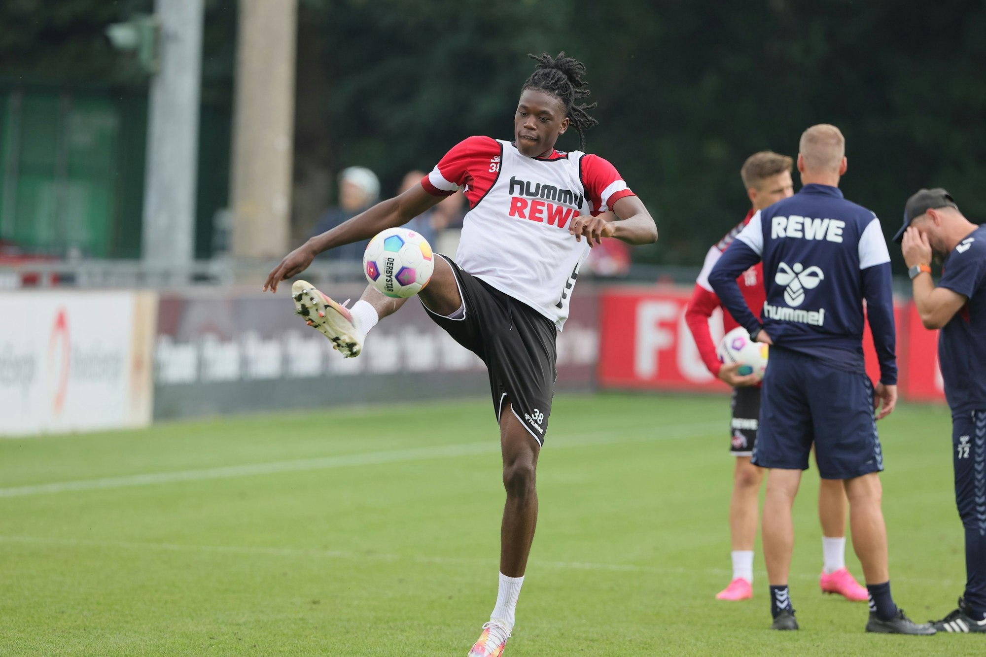 1. FC Köln, Training, Elias Bakatukanda (1. FC Köln). 29.08.2023, Bild: Herbert Bucco