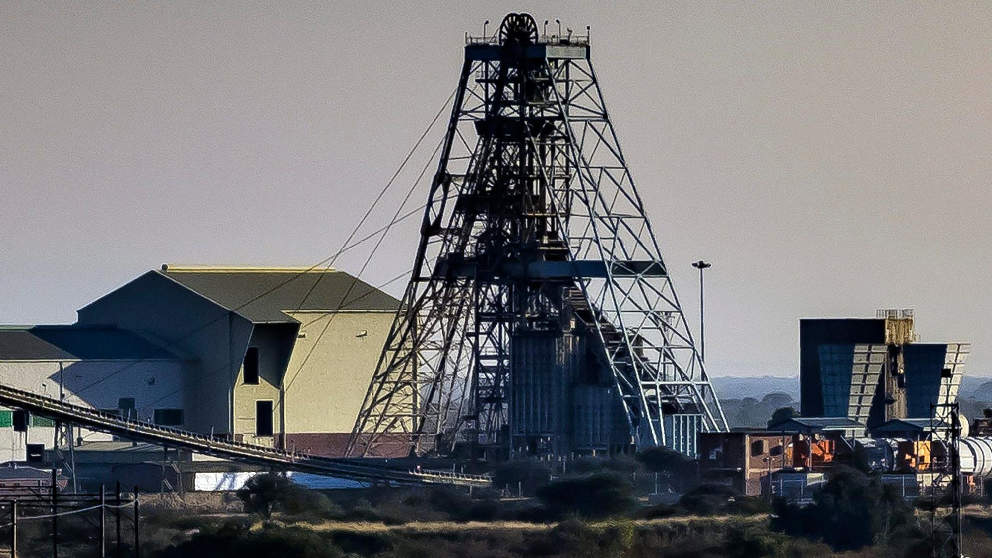 Dies ist ein undatiertes Foto von Schacht 11 der Impala-Platinmine in der Nähe von Rustenberg, Südafrika.