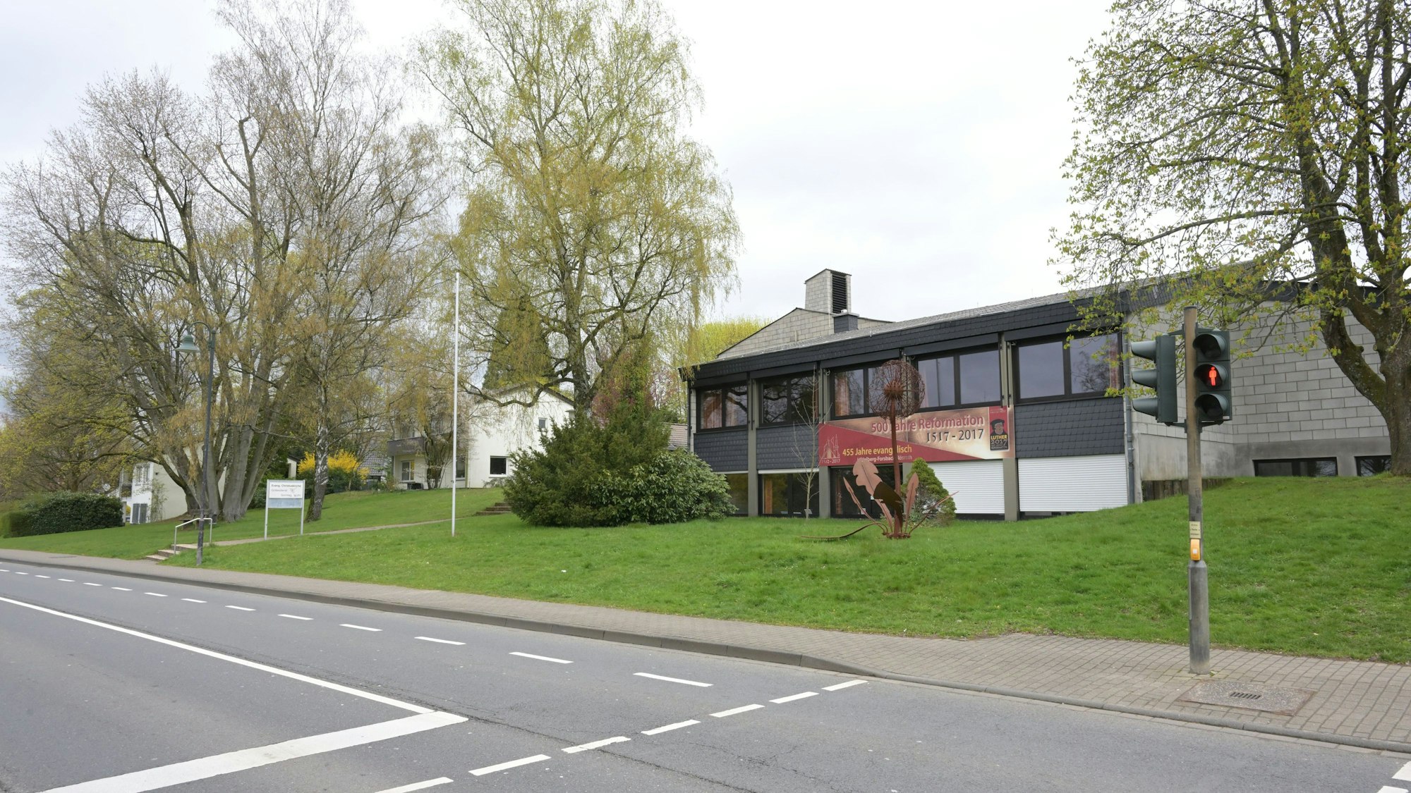 Ein Seniorenheim soll auf dem Grundstück von Christuskirche und Gemeindezentrum entstehen. Das betrifft auch die dortige Kinderbetreuung.