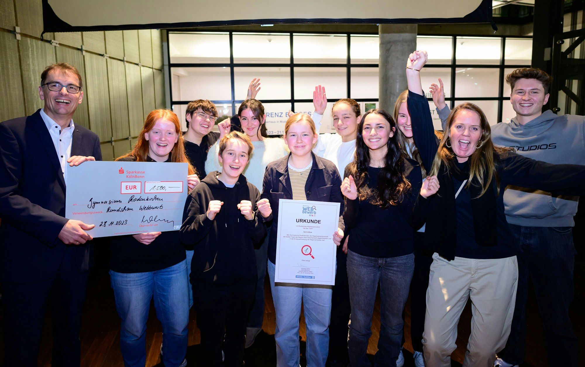 Die stolzen Gewinner des Webbewerbs: Team GymroNow aus Köln.