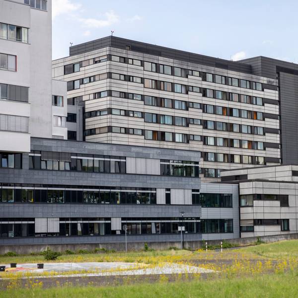 Das Bettenhaus der Klinik Merheim wird kernsaniert.