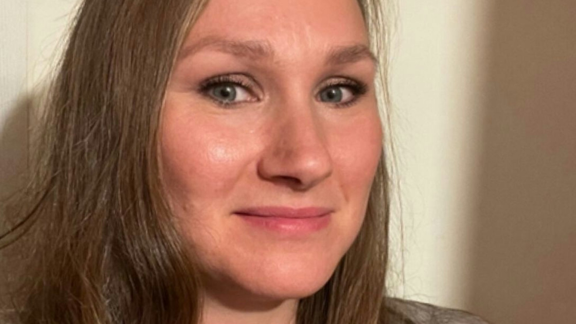 Porträt einer jungen Frau.