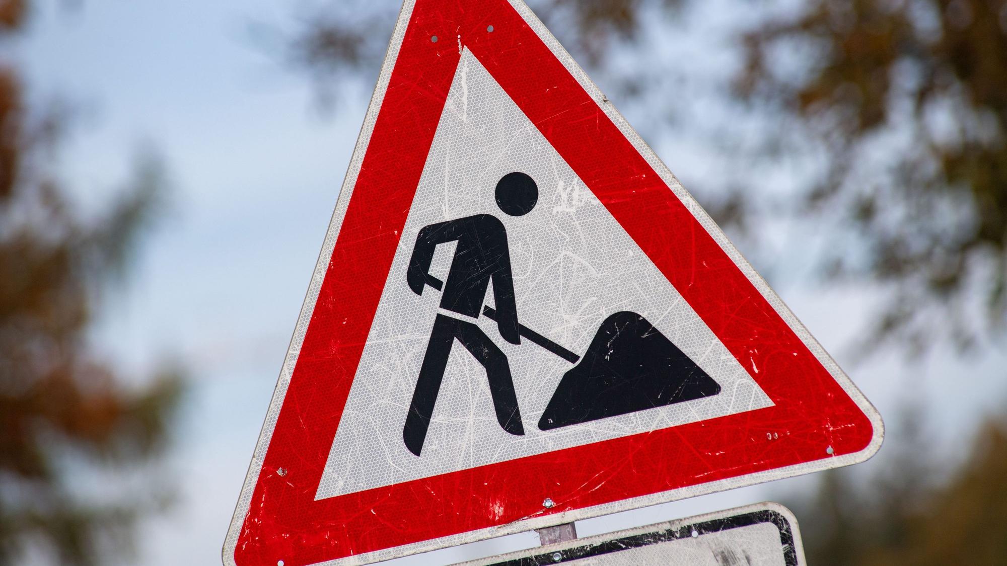 Beschilderung einer Baustelle (Symbolbild)
