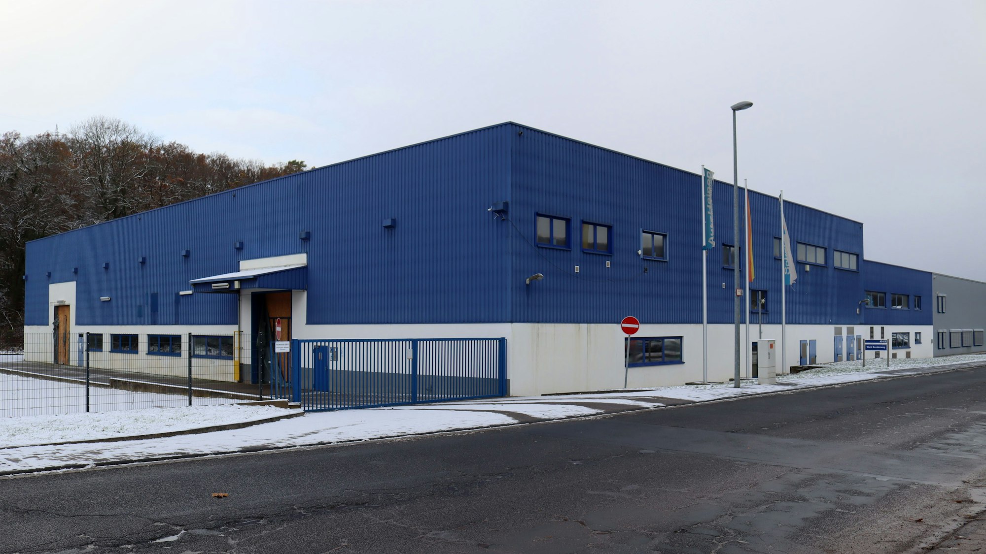 Am Bendenweg liegt die Halle, die bis zur Flut von Auto Heinen genutzt wurde.