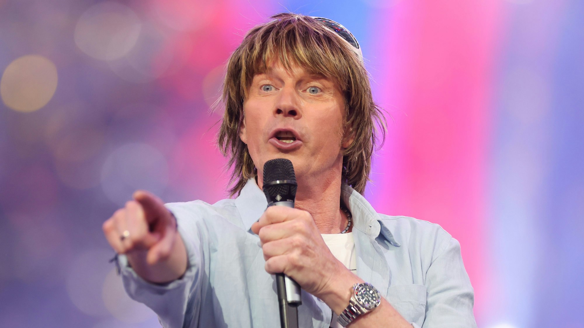 Schlagersaenger Mickie Krause steht in der Show «Das große Schlagercomeback» auf der Buehne.