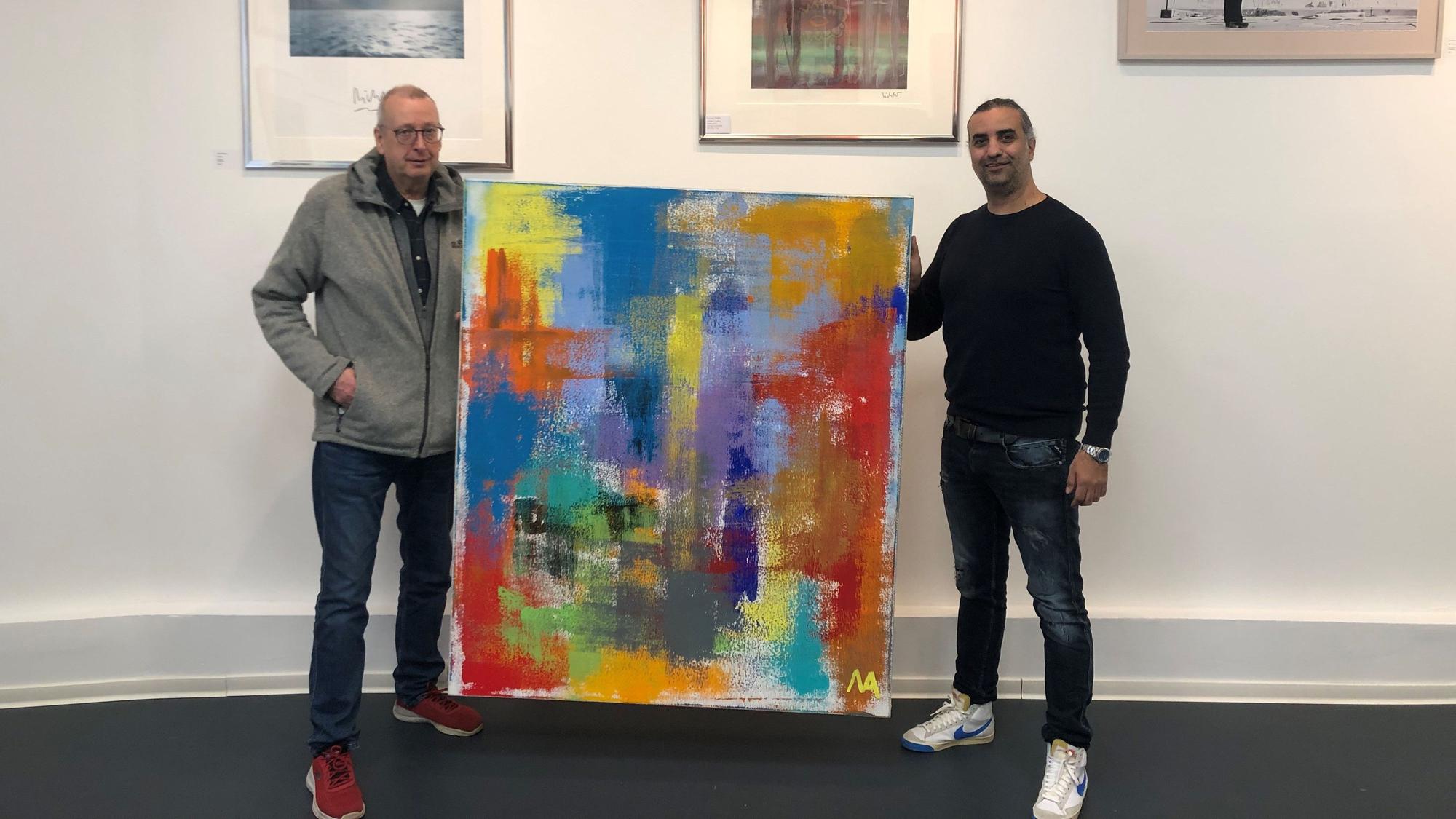 Dirk Kästel und Kerem Akar in der Ausstellung.