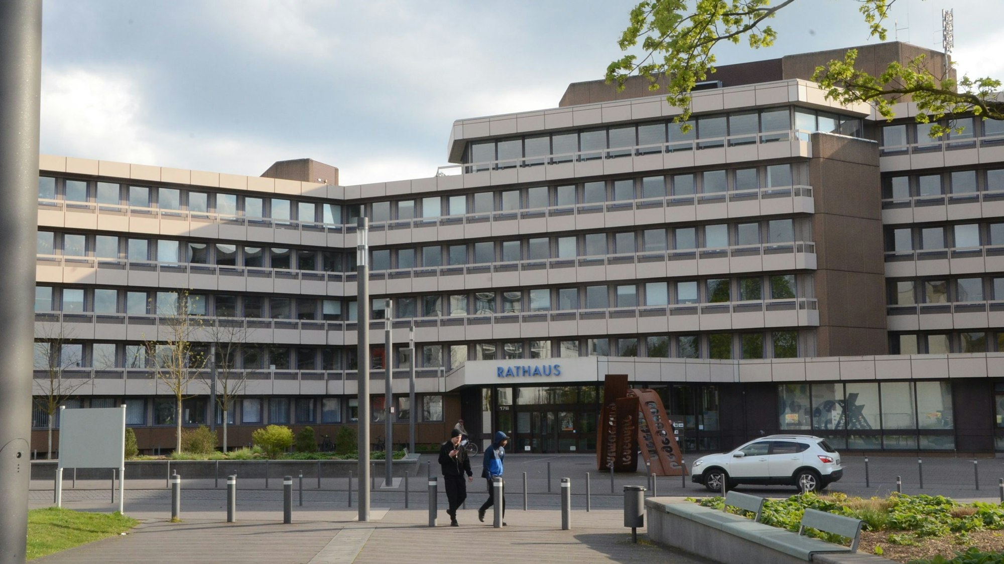 Blick auf das Troisdorfer Rathaus.