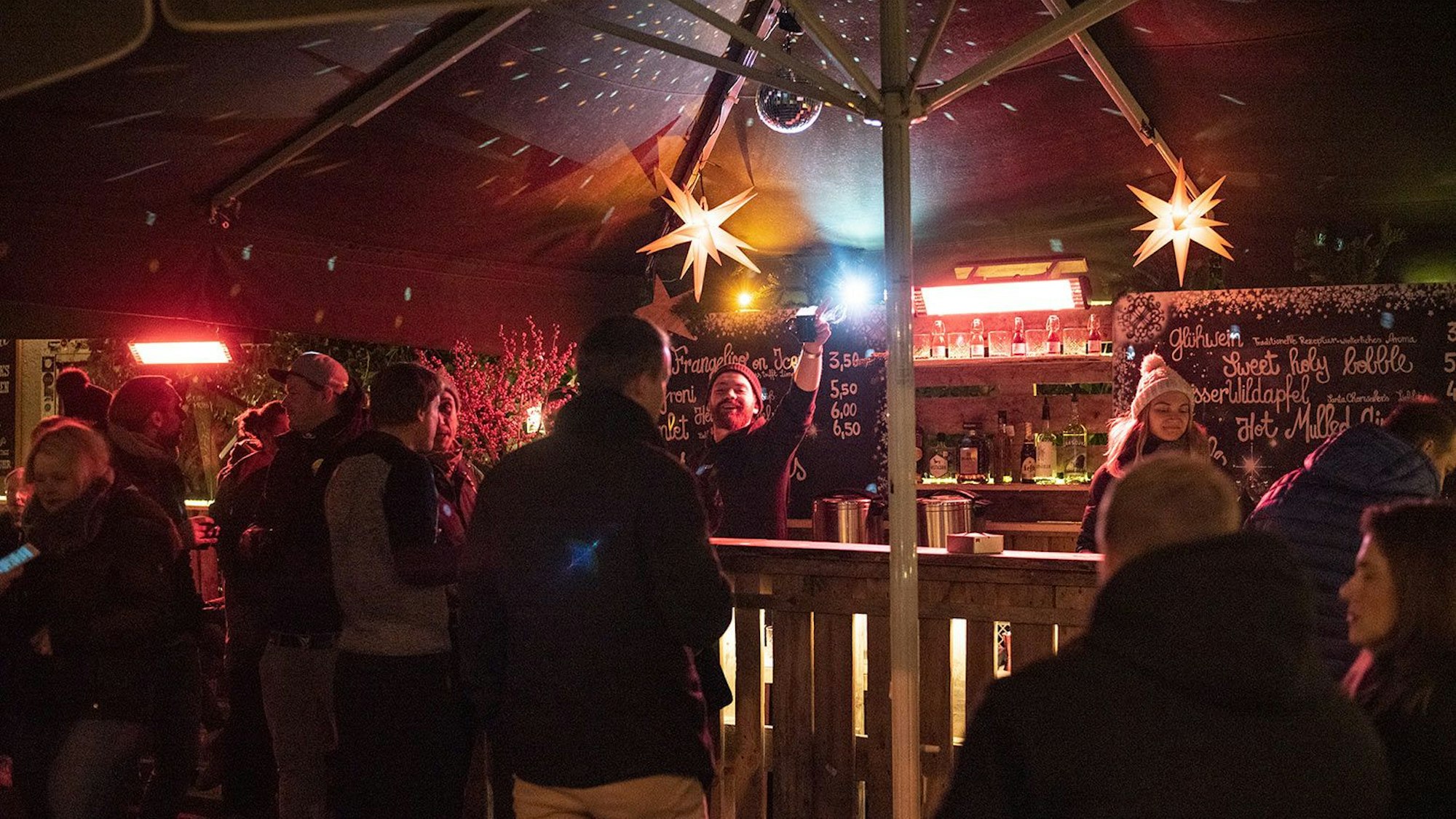 Weihnachtsbar im Scheuen Reh