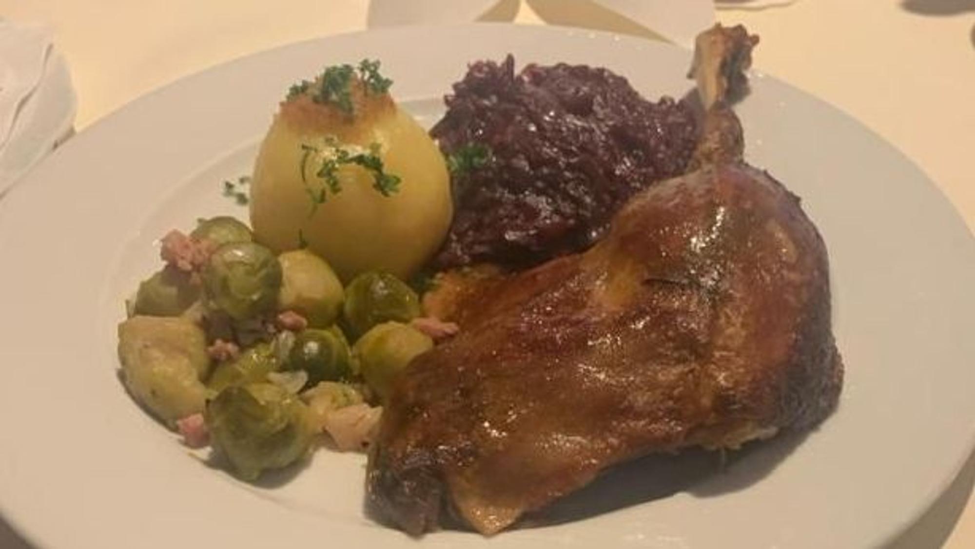 Gerichte von der Gans stehen auf dem Hallerhof noch bis Ende Januar ganz oben auf der Speisekarte.