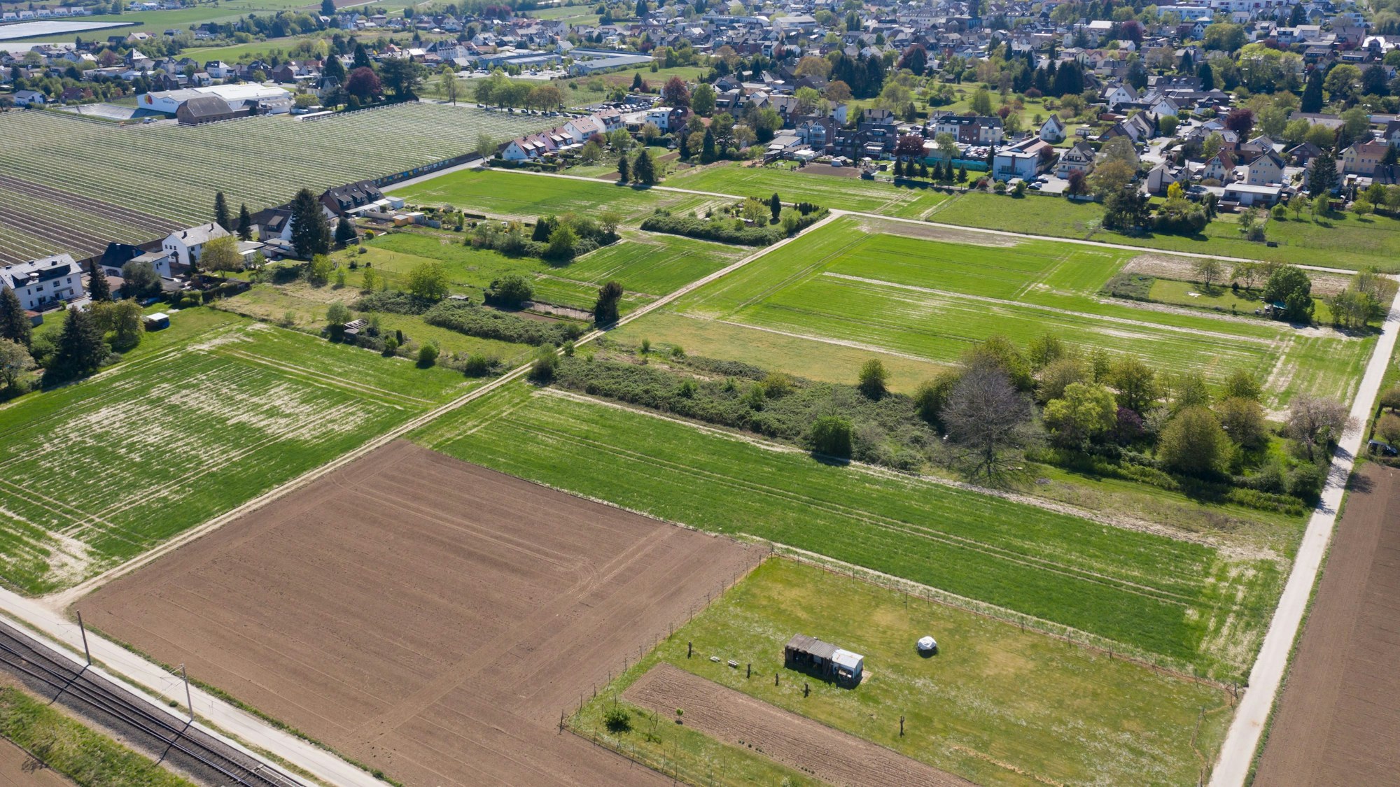 Eine Drohne schaut auf das Baugebiet für die Gesamtschule.